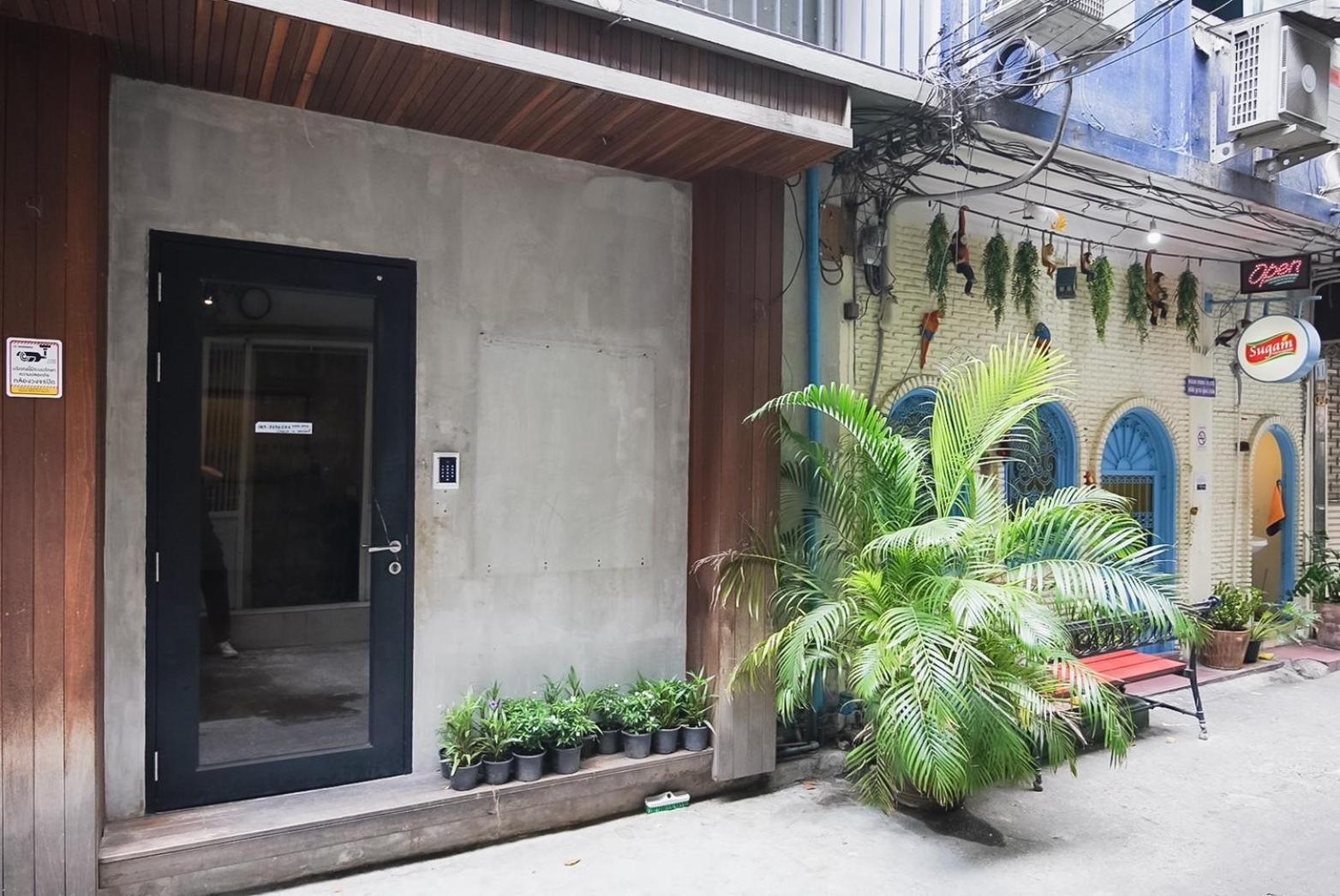 Go Inn Silom โกอินน์ สีลม - สถานีรถไฟฟ้าเซนต์หลุยส์ Bangkok Exteriör bild